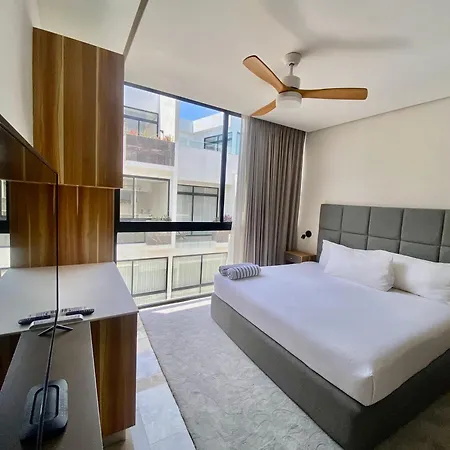 Apartment Oscar Wilde - Ph With Private Rooftop And Plunge Pool & Gym & Club Access *