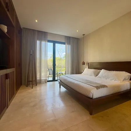 Villa Casa Laak, Luxury Villa, 5 Bedroom 7 Bt, Heated Pool