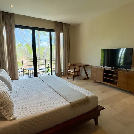 Casa Laak, Luxury Villa, 5 Bedroom 7 Bt, Heated Pool *