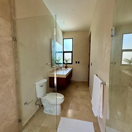Villa Casa Laak, Luxury Villa, 5 Bedroom 7 Bt, Heated Pool