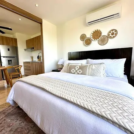 Cozy With Balcony And Rooftop Pool In Tulum