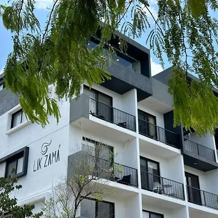 Cozy With Balcony And Rooftop Pool In *