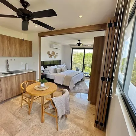 Cozy With Balcony And Rooftop Pool In Apartment