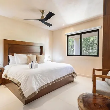 Brand New Lux 4 Bed 2 Pools! *