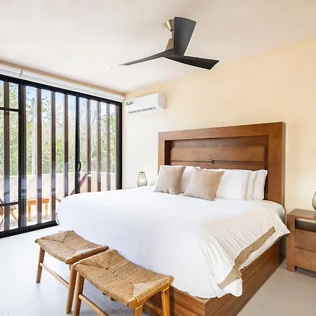 Apartment Brand New Lux 4 Bed 2 Pools!