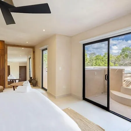 Brand New Lux 4 Bed 2 Pools!