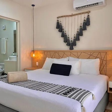 Apartment Brava Towers By Andiani Travels *