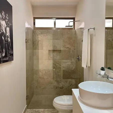 Brava Towers By Andiani Travels Apartment *