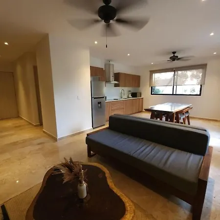 Private Plunge Pool Gym New Complex & Shops Nearby Apartment