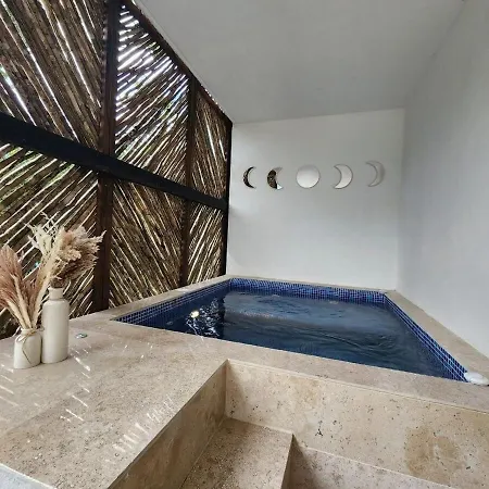 Private Plunge Pool Gym New Complex & Shops Nearby Apartment