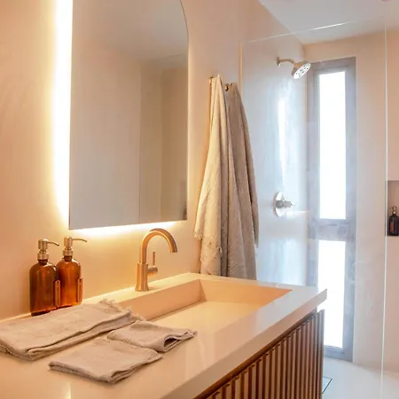 Spark 3 Bedroom Condo, With Private Pool, Restaurant And Yoga At Aflora Apartment *