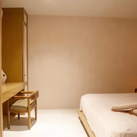 Spark 3 Bedroom Condo, With Private Pool, Restaurant And Yoga At Aflora Apartment *
