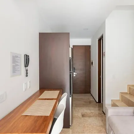 Penthouse Retreat Private Pool & Premium Amenities *