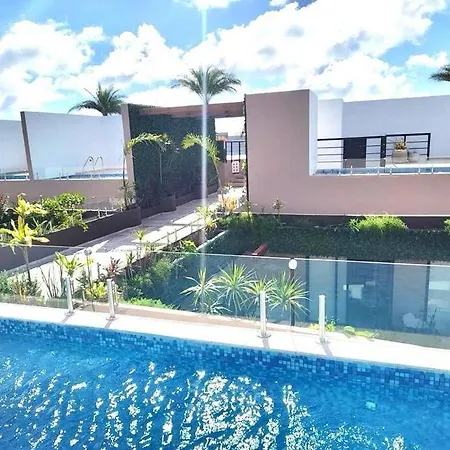 Penthouse Retreat Private Pool & Premium Amenities