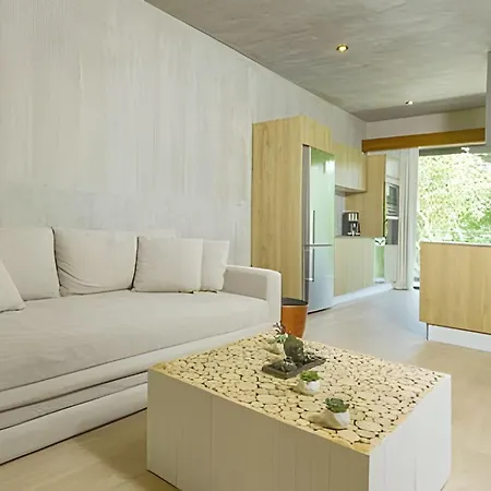 Relaxing 1 Bdrm, 1 Bedroom Balcony & Pool Access Apt Tulum