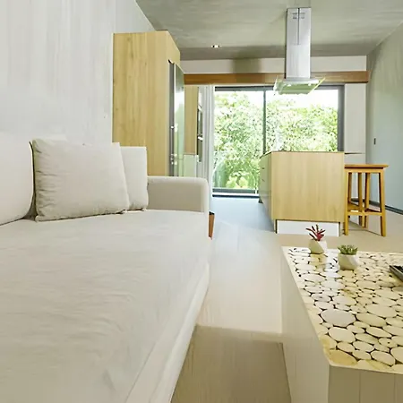 Holiday home Relaxing 1 Bdrm, 1 Bedroom Balcony & Pool Access Apt Tulum