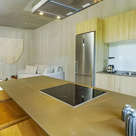 Relaxing 1 Bdrm, 1 Bedroom Balcony & Pool Access Apt Holiday home
