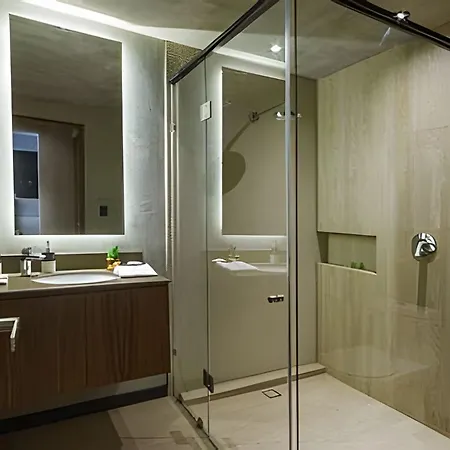 Relaxing 1 Bdrm, 1 Bedroom Balcony & Pool Access Apt Holiday home