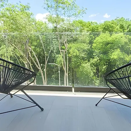 Relaxing 1 Bdrm, 1 Bedroom Balcony & Pool Access Apt Holiday home *