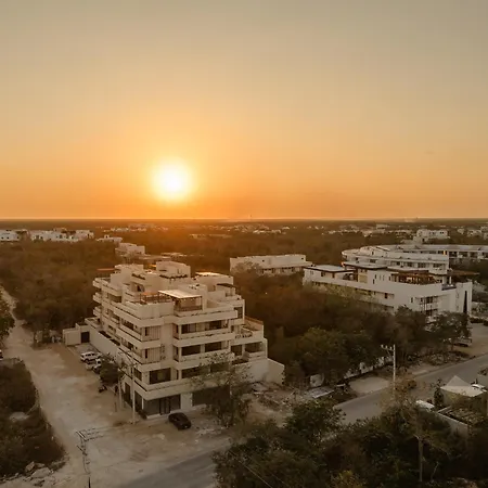 Deluxe 2-story Penthouse Pool & Bbq Rooftop Apartment Tulum