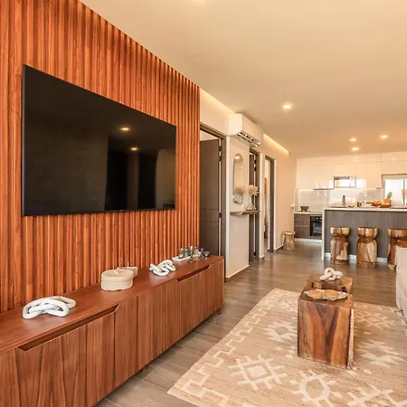 Deluxe 2-story Penthouse Pool & Bbq Rooftop