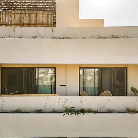 Deluxe 2-story Penthouse Pool & Bbq Rooftop Apartment *