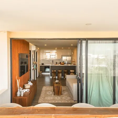 Deluxe 2-story Penthouse Pool & Bbq Rooftop Apartment *