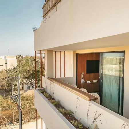 Deluxe 2-story Penthouse Pool & Bbq Rooftop Apartment