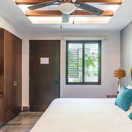 Apartment Yoga Friendly 2br With Direct Olympic Pool Access *