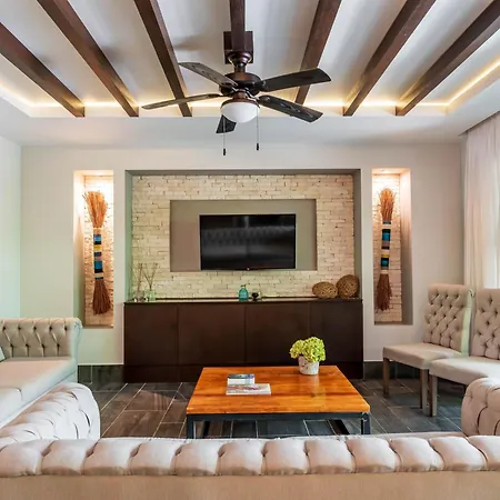 Apartment Yoga Friendly 2br With Direct Olympic Pool Access *