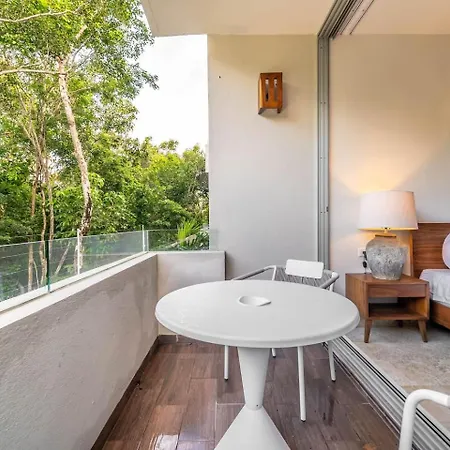 Holiday home Lux 2br With Jungle Views, Pool, Gym At Nhoa *