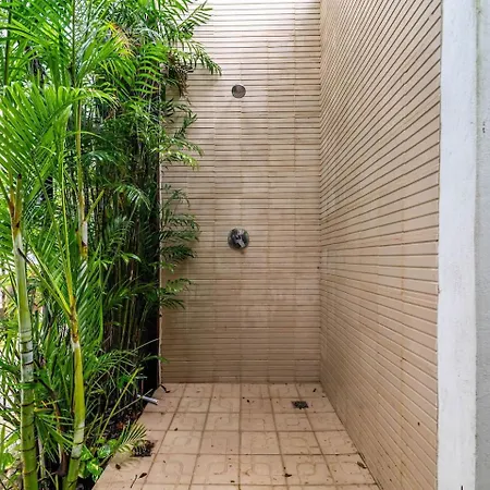 Holiday home Lux 2br With Jungle Views, Pool, Gym At Nhoa *