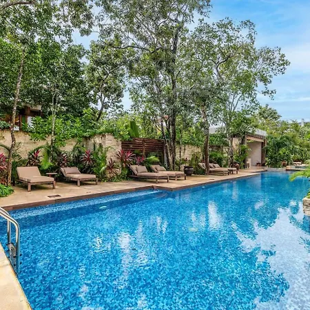 Holiday home Lux 2br With Jungle Views, Pool, Gym At Nhoa