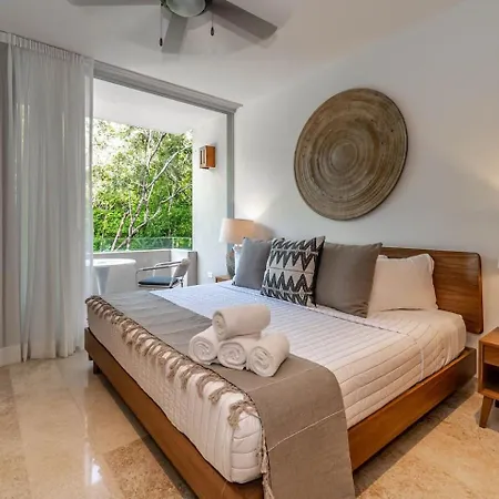 Holiday home Lux 2br With Jungle Views, Pool, Gym At Nhoa *