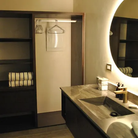 Apartment New Chic With Rooftop Pool *