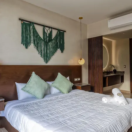 Sapphire Nest Apartment *