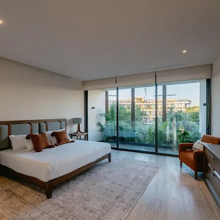 Gorgeous Luxury Unit With Private Pool Apartment *