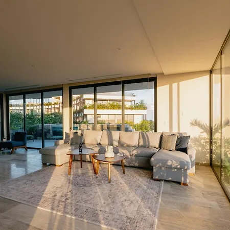 Apartment Gorgeous Luxury Unit With Private Pool