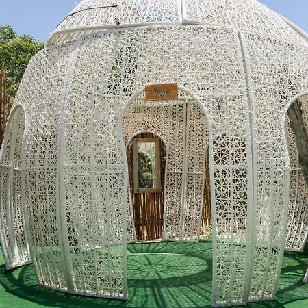 Xhule Hotel 4*