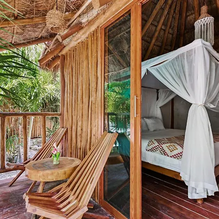 Xhule 4* Tulum