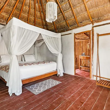 Hotel Xhule 4*