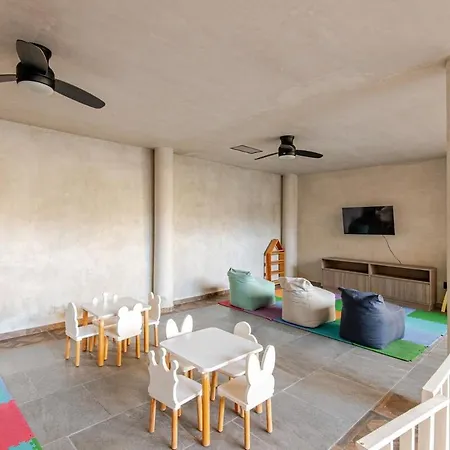 Apartment Centre *