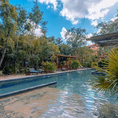 Casa Lifeu Aparthotel *