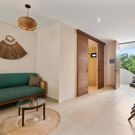 Spacious Jungle Retreat Near Beaches & Zone Holiday home Tulum
