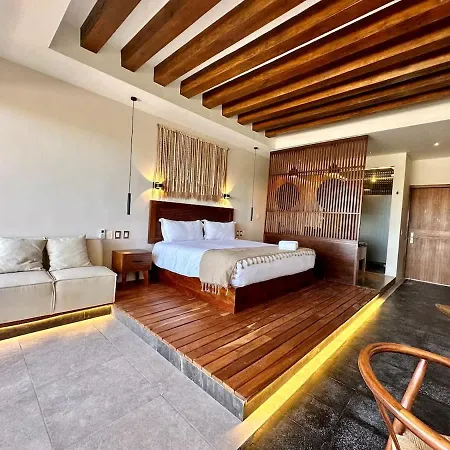Relaxing Lakeside Retreat Pool, Hot Tub Y Patio Tulum