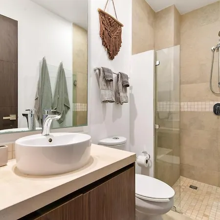 Milagro 5 Minutes To 2 Pools Private Balcony Gym *