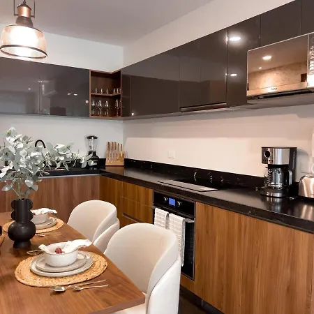 Paramar Black 2br - Next Level B Apartment *
