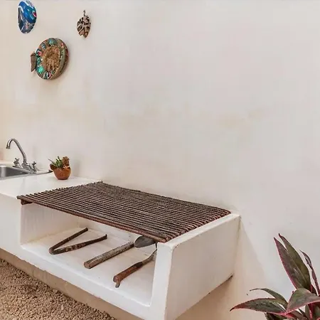 Private Yard & Cool Tub Wifi 1 Bed 3 Guest