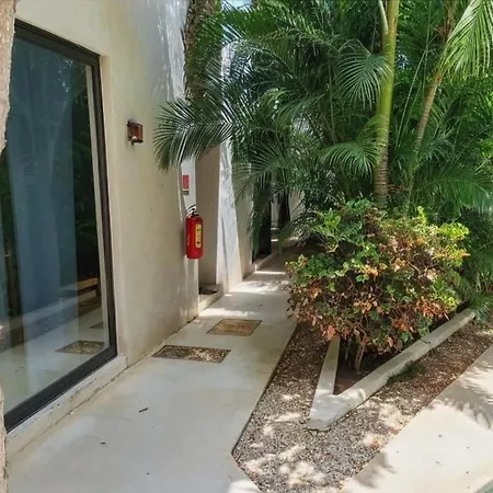 Private Yard & Cool Tub Wifi 1 Bed 3 Guest