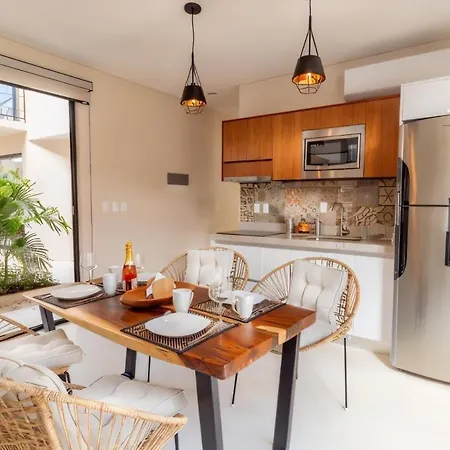Private Yard & Cool Tub Wifi 1 Bed 3 Guest Apartment Tulum